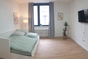 1 bedroom, WiFi, bed sheets