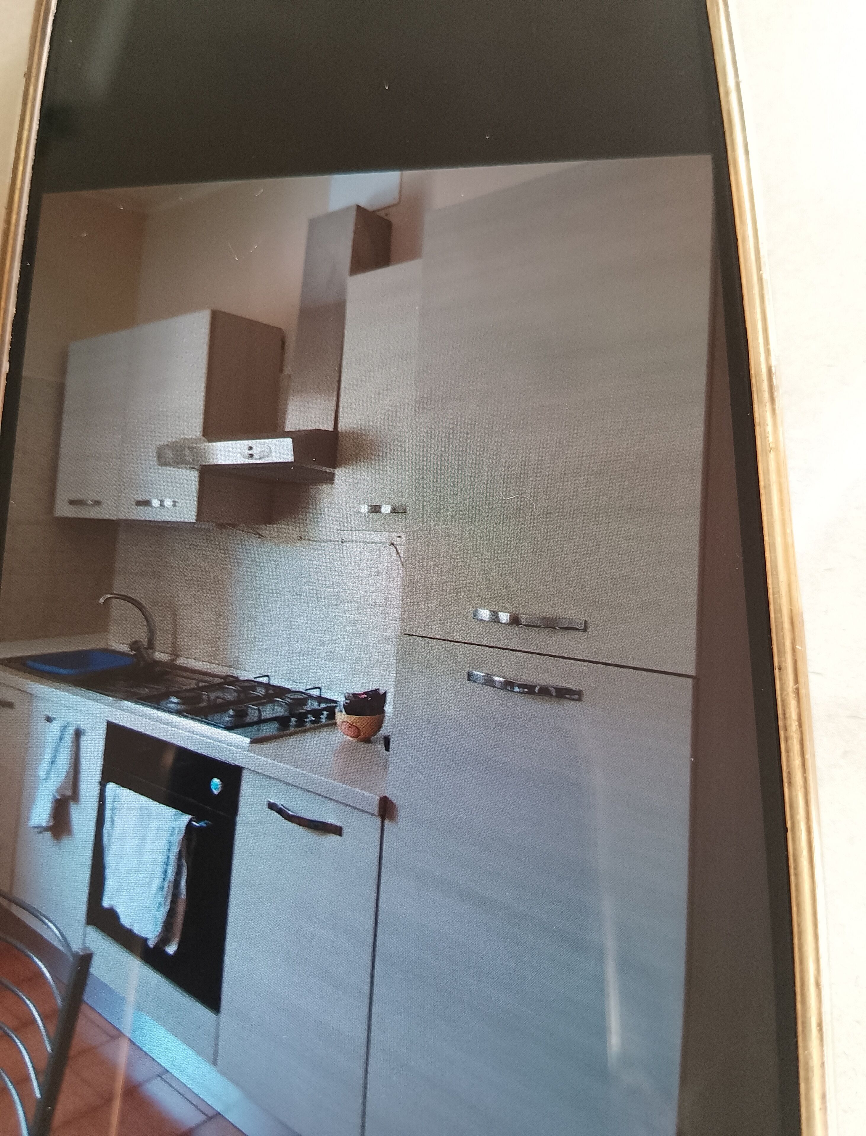 Frigorifero, forno, piano cottura, macchina per tè/caffè