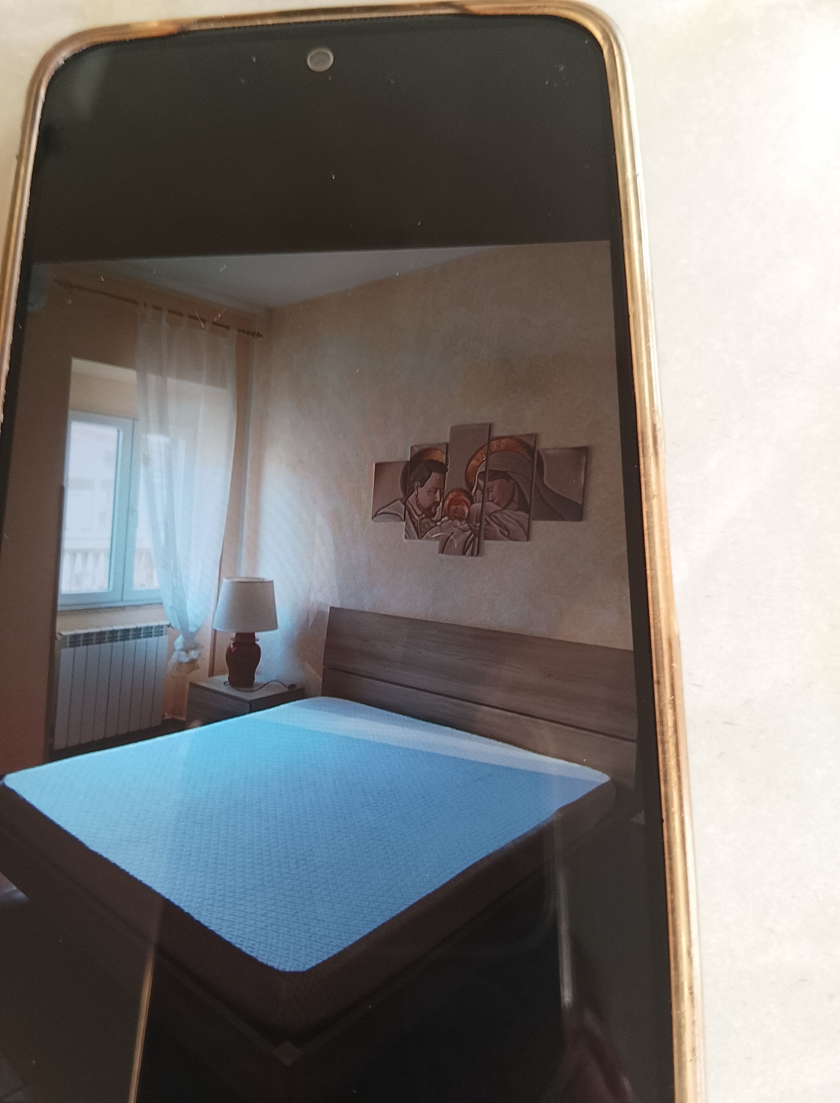 Tabla de planchar con plancha, wifi y ropa de cama 