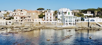 Holiday Apartment by the sea by Be Your Home