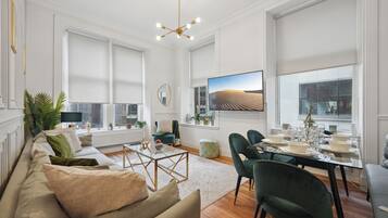 Deluxe Apartment | Living area