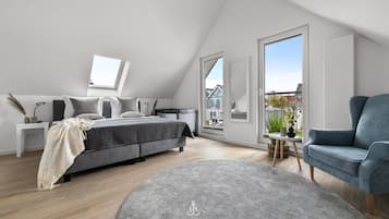 3 habitaciones, tabla de planchar con plancha y cuna de viaje