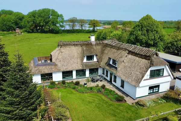 Reet-Ferienwohnung direkt an der Ostsee