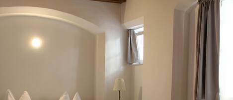 2 slaapkamers, een bureau, geluiddichte muren, gratis wifi