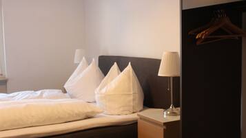 2 Schlafzimmer, Schreibtisch, kostenloses WLAN, BettwÀsche