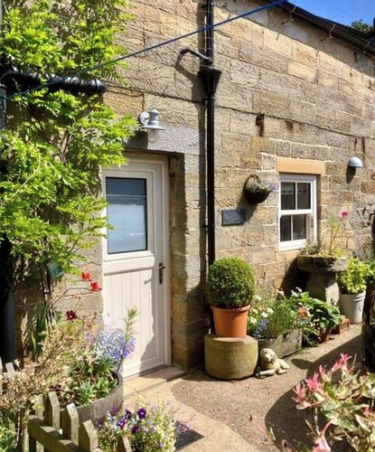 This barn is a 1 bedroom(s), 1 bathrooms, located in Whitby, N Yorks.