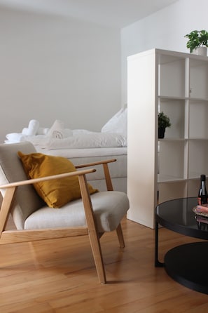 1 bedroom, desk, free WiFi, bed sheets - City Center Golden Roof 5 (Innsbruck)
