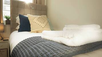 2 bedrooms, iron/ironing board, free WiFi, bed sheets