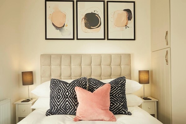 2 bedrooms, iron/ironing board, free WiFi, bed sheets