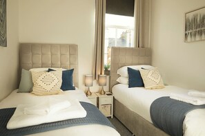 2 makuuhuonetta, silitysrauta/-lauta, ilmainen Wi-Fi, vuodevaatteet