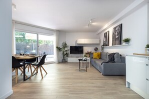 TV - 3-bedroom renovated in Cambrils in a complex with all amenities. EUROGOLDEN CAMBRILS (Cambrils)