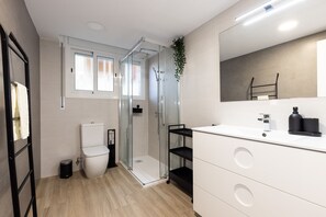 Shower, towels