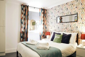 2 chambres, fer et planche à repasser, lit parapluie, Wi-Fi gratuit