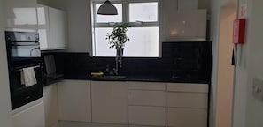 House | Private kitchen | Fridge, microwave, oven, stovetop