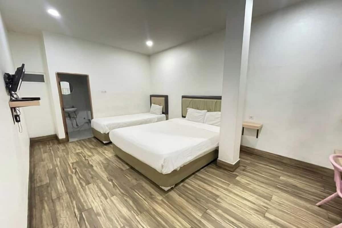 Desk, free WiFi, bed sheets