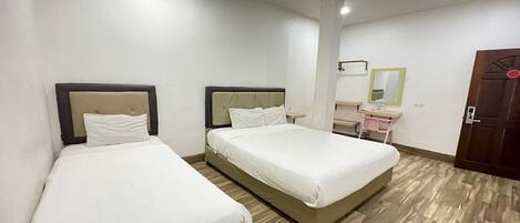 غرفة عائلية | مكتب وواي فاي مجانًا وملاءات أسرّة