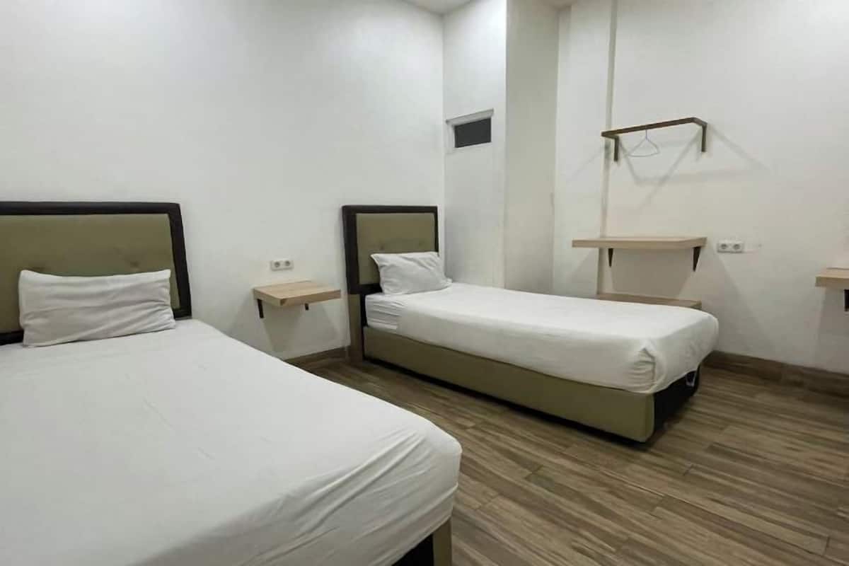 Desk, free WiFi, bed sheets