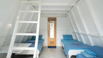 Deluxe Tepee | Free WiFi, bed sheets