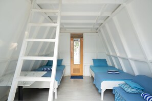 Deluxe Tepee | Free WiFi, bed sheets