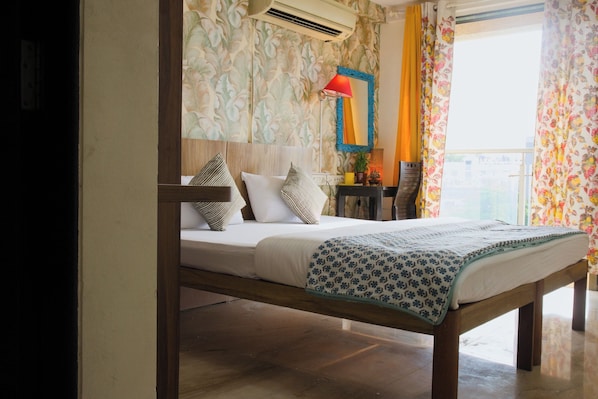 Standard Room, Private Bathroom | Desk, iron/ironing board, free WiFi, bed sheets