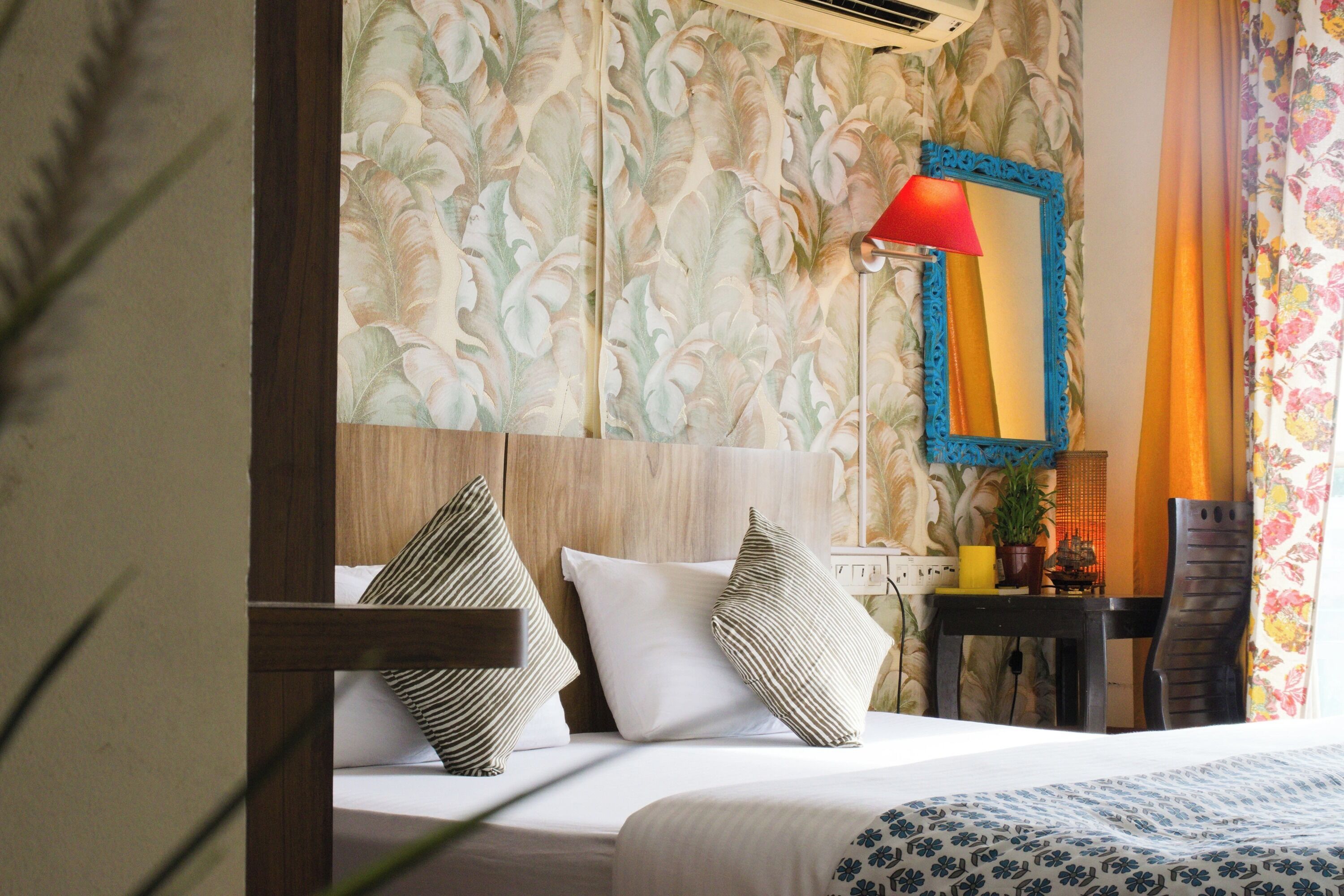 Standard Room, Private Bathroom | Desk, iron/ironing board, free WiFi, bed sheets