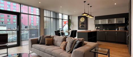 City Apartment, City View | Living area