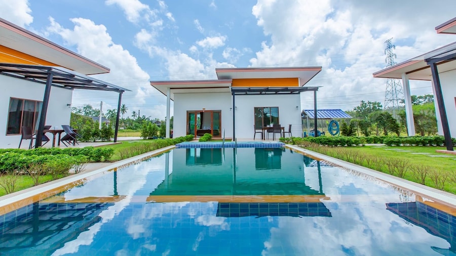 โอโซน รีสอร์ท แอนด์ พูลวิลล่า