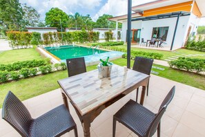 Desk, iron/ironing board, free WiFi, bed sheets - Ozone Resort & Pool Villa (Khao Chaison)