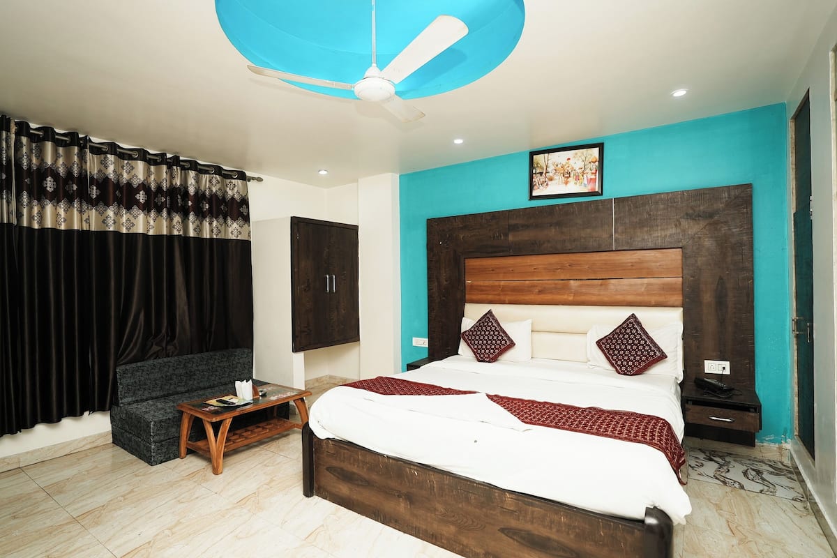 Habitación doble Deluxe | Escritorio, insonorización, tabla de planchar con plancha y wifi gratis