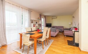 Apartment (A1) | Living room | TV - Apartment Duce Beach (Dugi Rat)