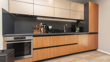 House | Private kitchen | Oven, electric kettle, toaster