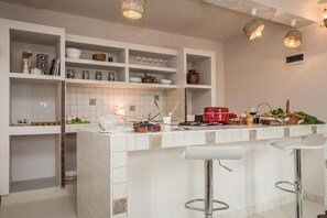 Apartment (A1) | Private kitchen | Fridge, microwave, stovetop, dishwasher - Apartments Sonata (Omis)