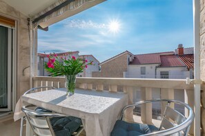 Apartment (A5) | Balcony - Apartments Tonko (Dugi Rat)