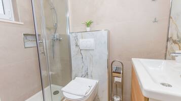 Studio (A2) | Salle de bain | Douche