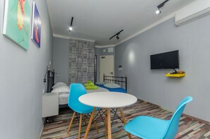 客房 (S4) | 用餐區