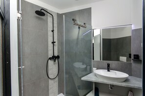 客房 (S4) | 浴室 | 毛巾