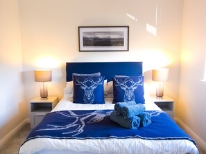 Unclassified image, 2 of 23, button