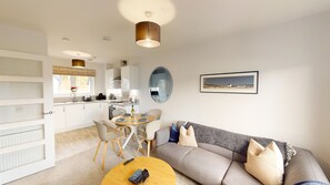 Unclassified image, 4 of 23, button