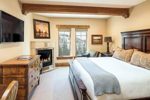 3 bedrooms, desk, iron/ironing board, WiFi - Luxury 3-Bedroom Suite in Chateaux at Silverlake (Park City)