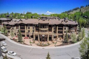 Exterior - Luxury 3-Bedroom Suite in Chateaux at Silverlake (Park City)