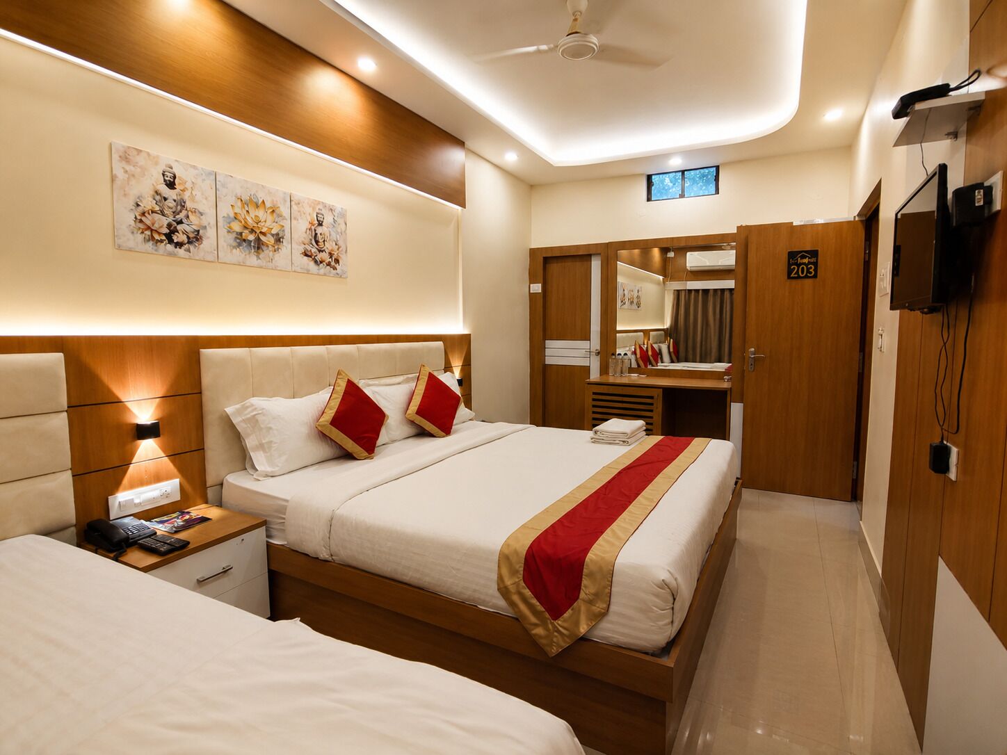 Deluxe Triple Room | Egyptian cotton sheets, premium bedding, desk, free WiFi