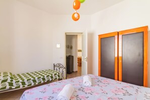 2 kamar tidur, Wi-Fi gratis, dan seprai linen