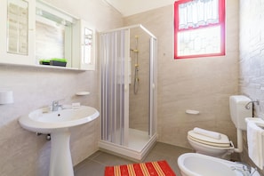 Standard House, Multiple Bedrooms (Villetta Fina Bella -Near Sandy Beach) | Bathroom - Villetta Fina Bella -near Sandy Beach (Porto Cesareo)