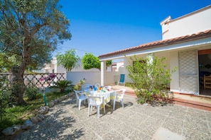 Standard House, 2 Bedrooms, Air conditioning (Villetta Fina Bella -Near Sandy Beach) | Outdoor dining