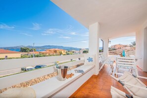 Family Apartment, Multiple Bedrooms (La Lampara House) | Outdoor dining - La Lampara House (Arzachena)