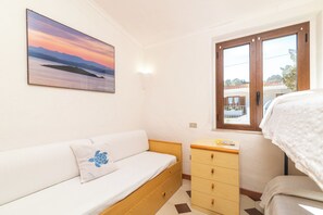 2 Schlafzimmer, Bügeleisen/Bügelbrett, Bettwäsche