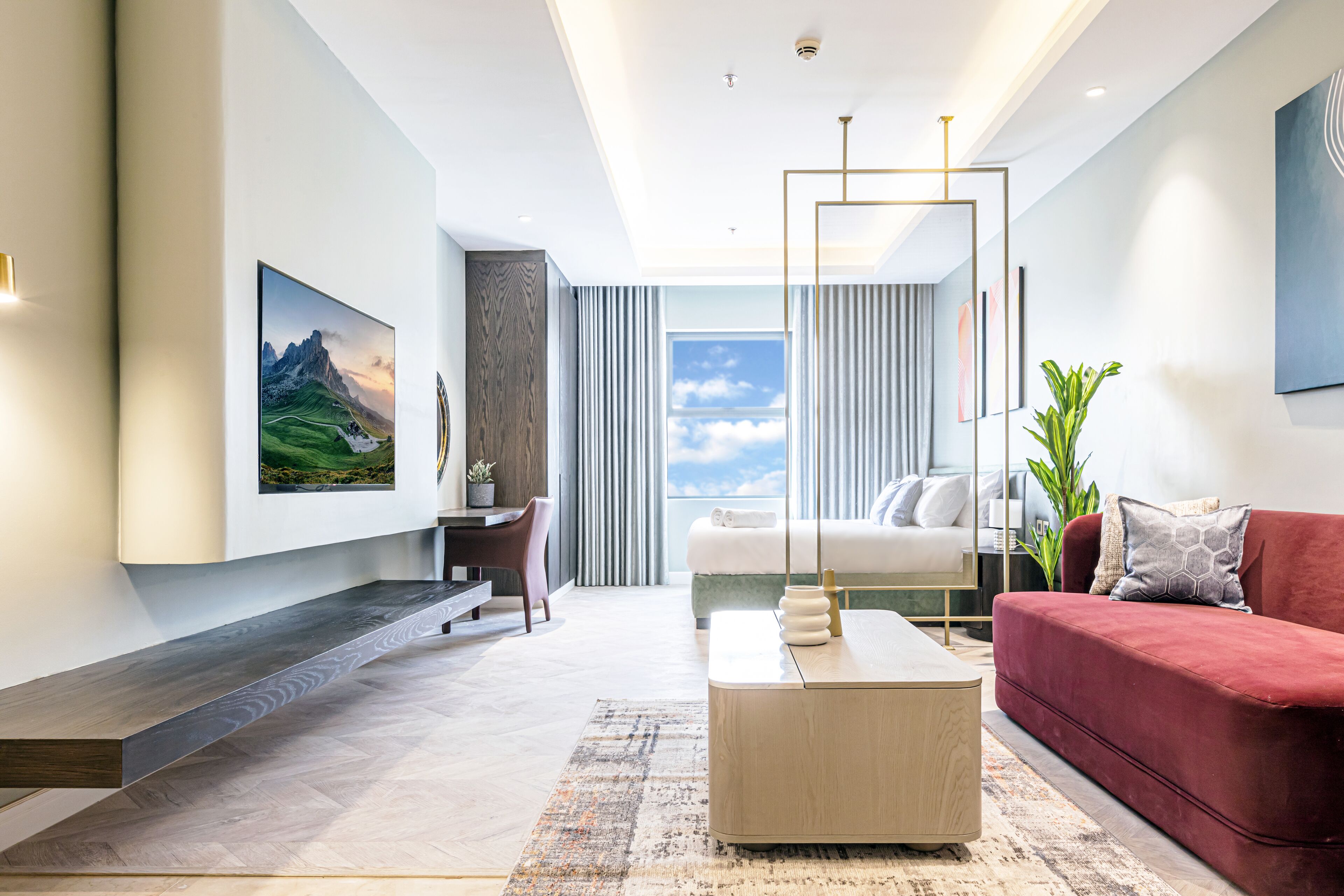 Estudio Deluxe | Escritorio y espacio para trabajar con un portátil