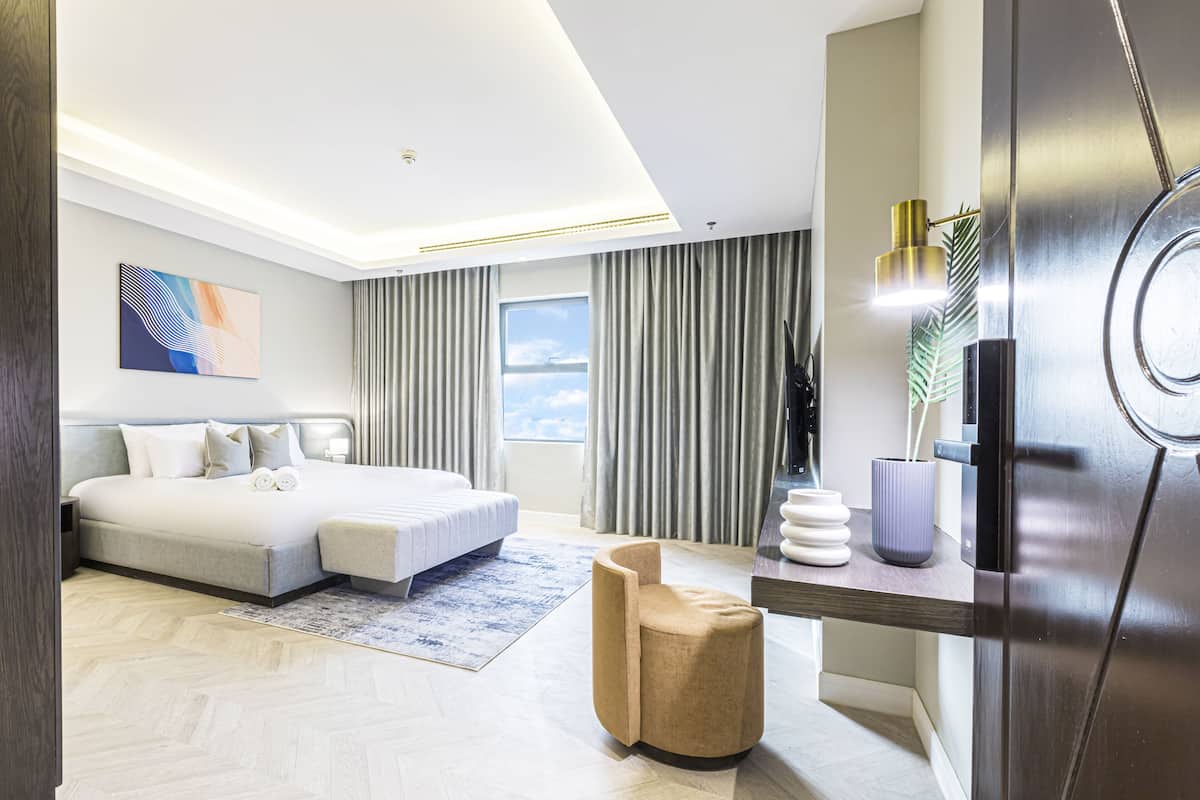 Royal Studio | 2 bedrooms, desk, laptop workspace, soundproofing