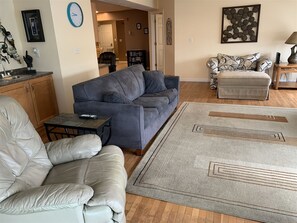 TV - Luxury condominium in Old Orchard Beach (Old Orchard Beach)