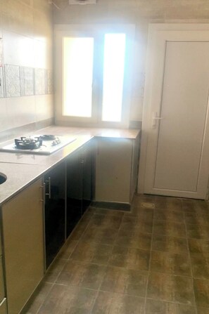 Deluxe-Apartment, 1 Schlafzimmer | Badezimmer | Dusche, kostenlose Toilettenartikel